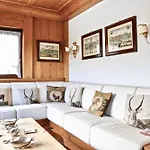 Beautiful 3 Bedroom Flat In Cortina With Car Park Apartmán
